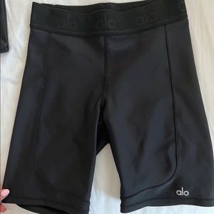 Alo biker shorts (limited edition)